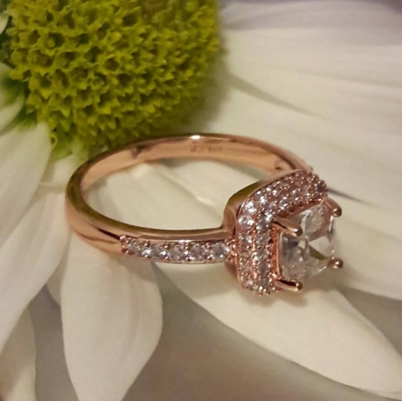 18kgp Rose Gold Engagement Ring - Picture 2 of 4